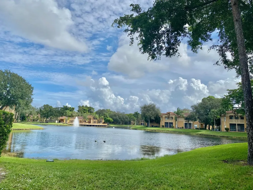 4847 Via Palm Lakes West Palm Beach FL 33417