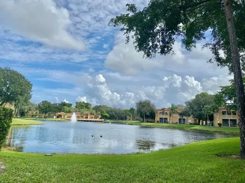 4847 Via Palm Lakes West Palm Beach FL 33417