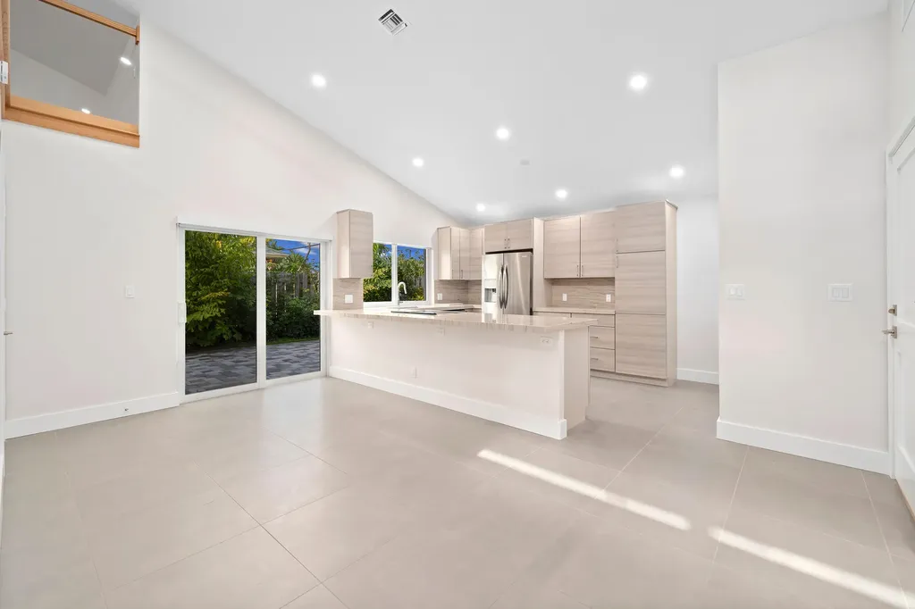4197 NE 5th Avenue Boca Raton FL 33431