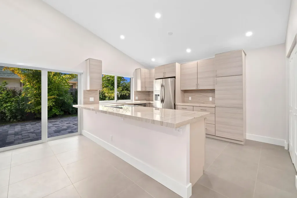 4197 NE 5th Avenue Boca Raton FL 33431