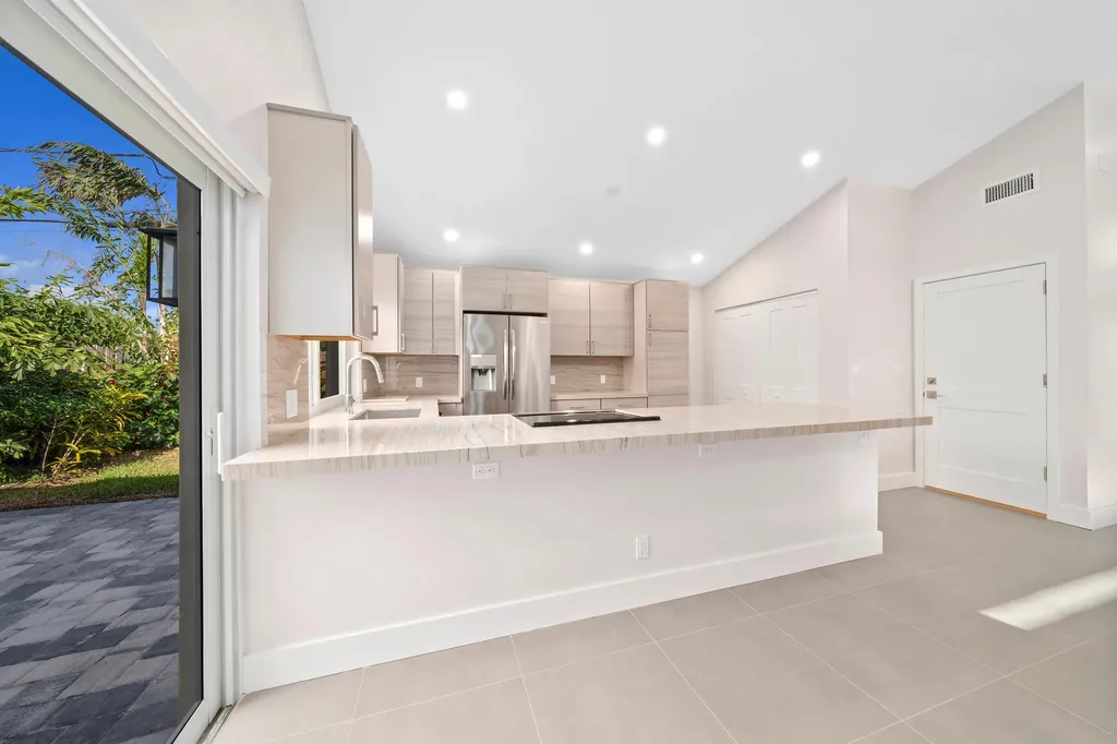 4197 NE 5th Avenue Boca Raton FL 33431