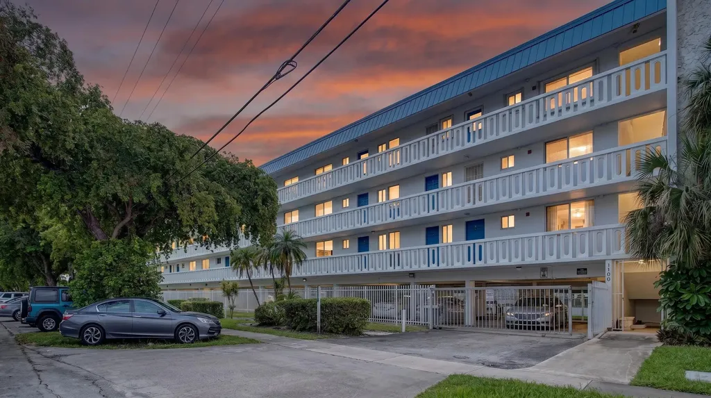 1100 NE 191st Street Miami FL 33179