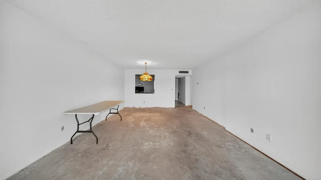1100 NE 191st Street Miami FL 33179