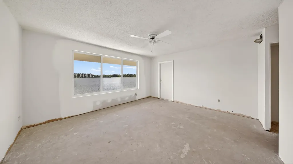 1100 NE 191st Street Miami FL 33179