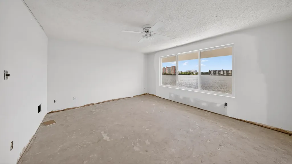 1100 NE 191st Street Miami FL 33179
