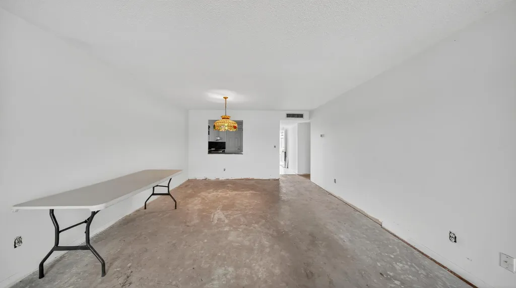 1100 NE 191st Street Miami FL 33179