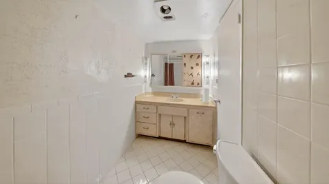 1100 NE 191st Street Miami FL 33179