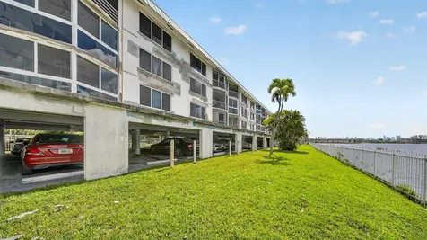 1100 NE 191st Street Miami FL 33179
