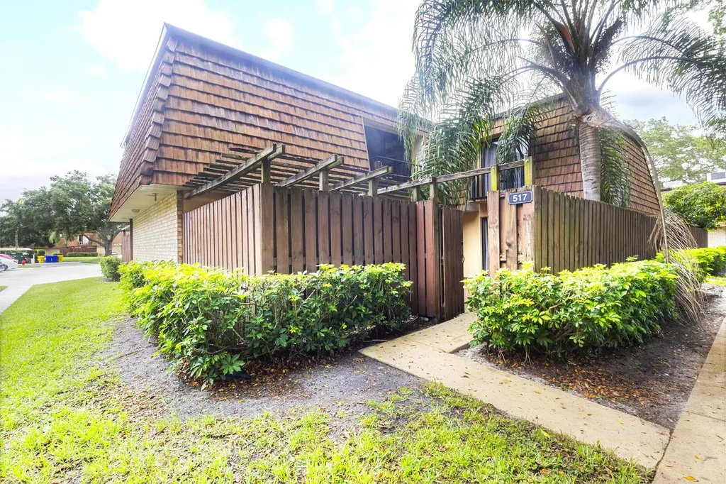 517 5th Lane Greenacres FL 33463