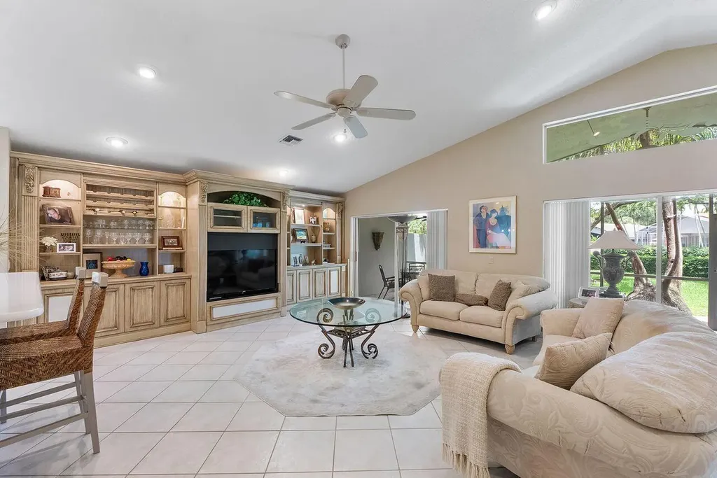 6643 Sherbrook Drive Boynton Beach FL 33437