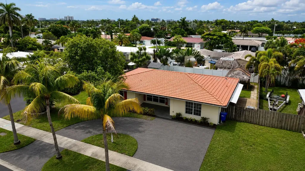 420 SE 4th Court Pompano Beach FL 33060