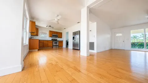 420 SE 4th Court Pompano Beach FL 33060