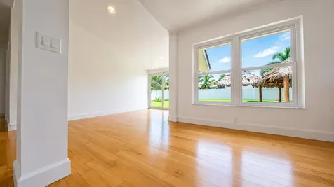 420 SE 4th Court Pompano Beach FL 33060