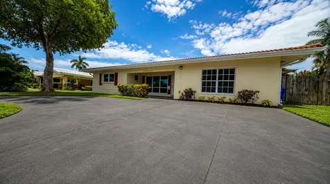 420 SE 4th Court Pompano Beach FL 33060