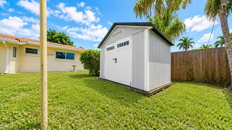 420 SE 4th Court Pompano Beach FL 33060