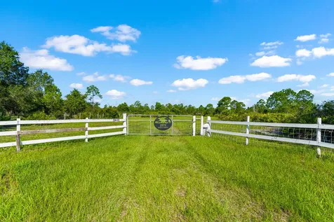 2872 Secretariat Drive Labelle FL 33935