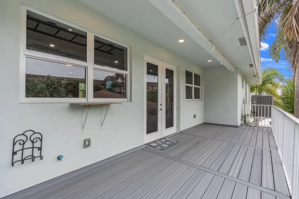 2510 N Lake Drive Drive N Boynton Beach FL 33435