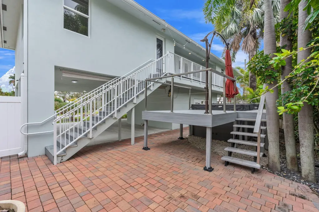 2510 N Lake Drive Drive N Boynton Beach FL 33435