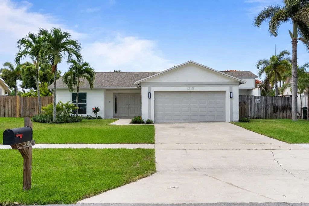 1313 Pinetta Circle Wellington FL 33414