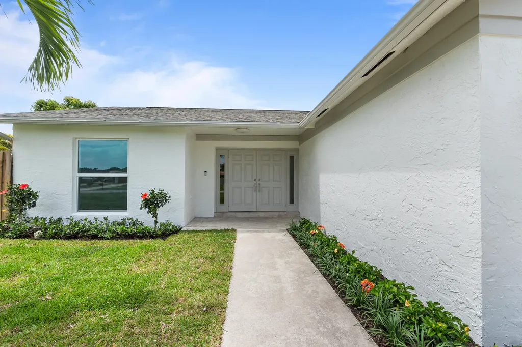 1313 Pinetta Circle Wellington FL 33414