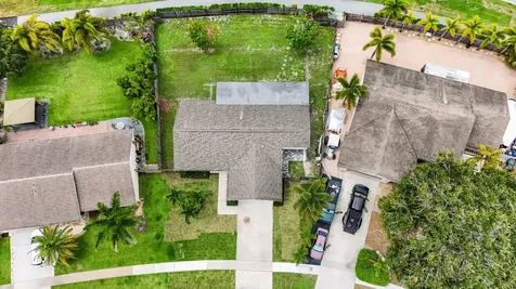 1313 Pinetta Circle Wellington FL 33414