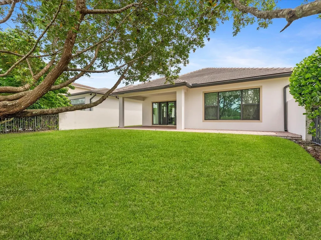 8259 Grand Prix Lane Boynton Beach FL 33472