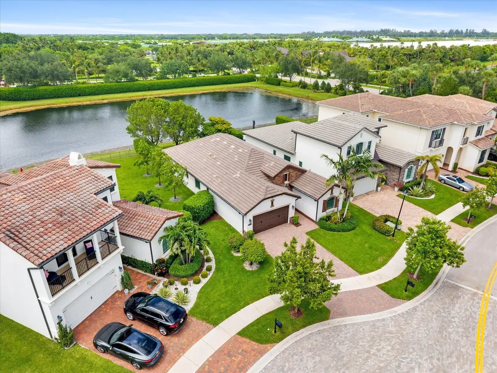 8259 Grand Prix Lane Boynton Beach FL 33472