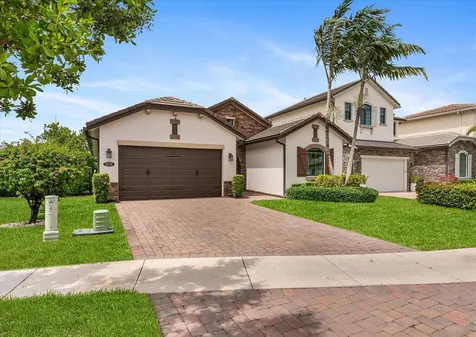 8259 Grand Prix Lane Boynton Beach FL 33472