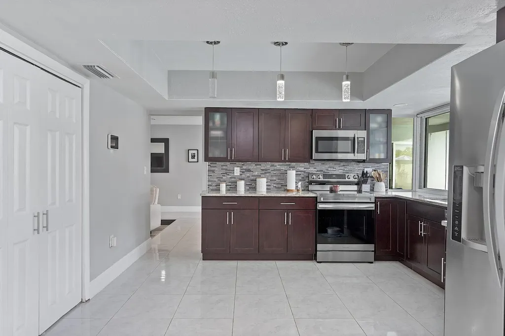 10476 NW 3rd Street Plantation FL 33324