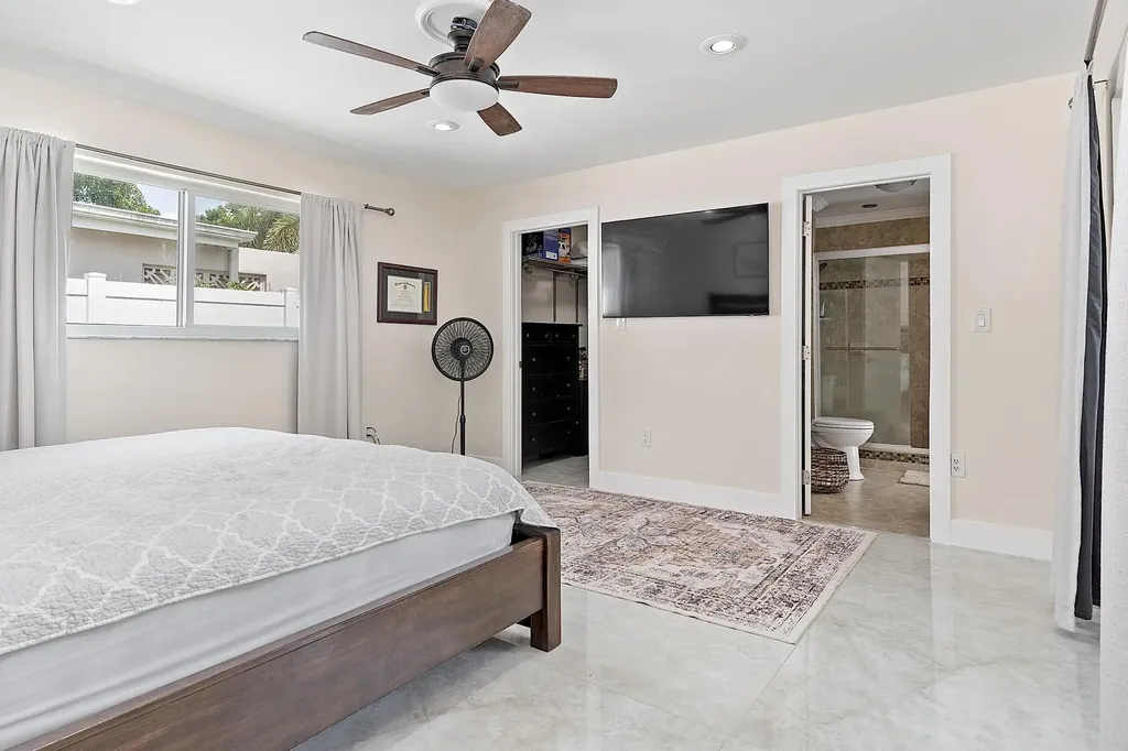 10476 NW 3rd Street Plantation FL 33324