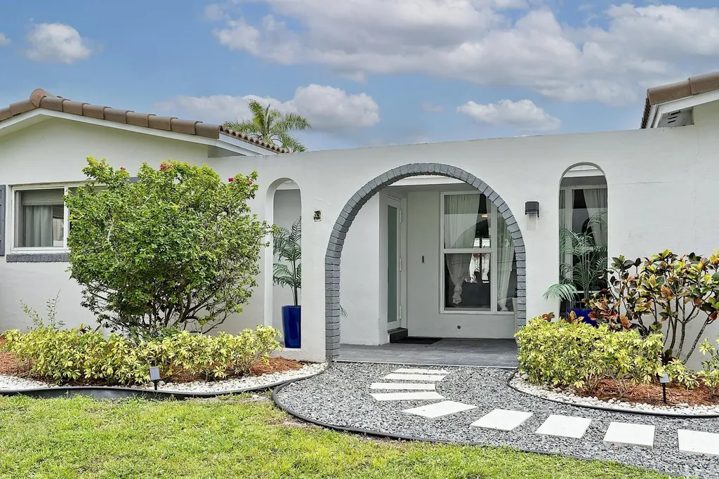 10476 NW 3rd Street Plantation FL 33324