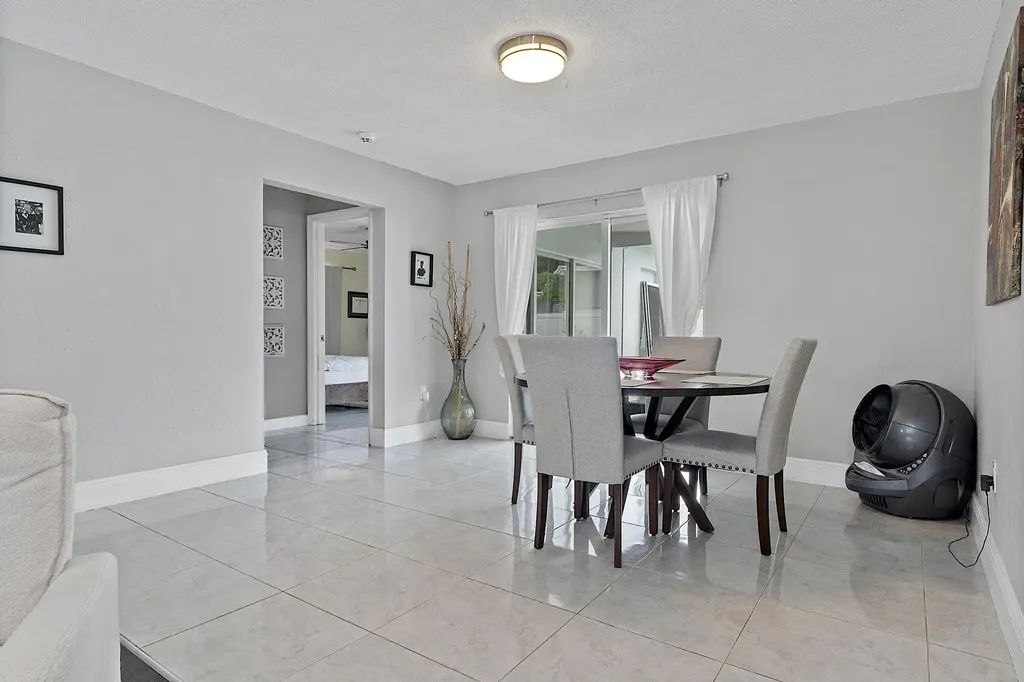 10476 NW 3rd Street Plantation FL 33324