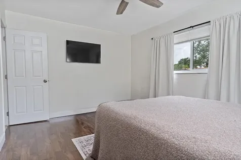 10476 NW 3rd Street Plantation FL 33324