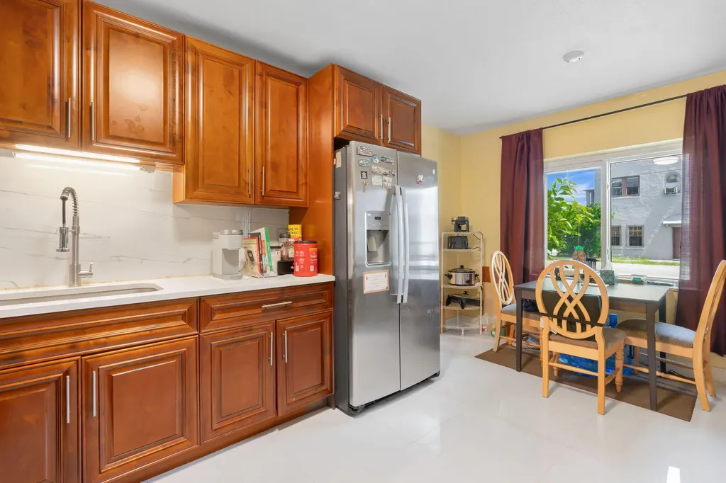 2126 Washington Street Hollywood FL 33020