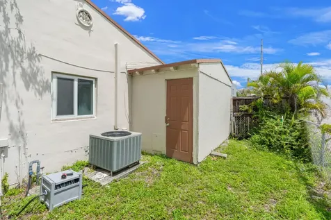 2126 Washington Street Hollywood FL 33020