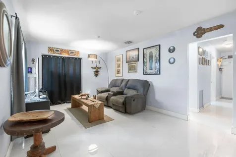 2126 Washington Street Hollywood FL 33020