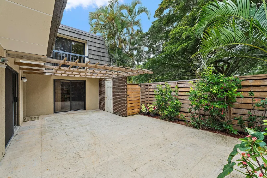 108 1st Terrace Palm Beach Gardens FL 33418