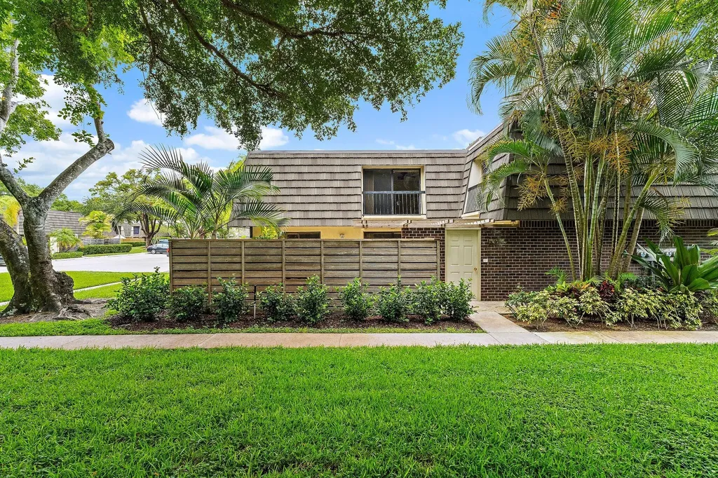 108 1st Terrace Palm Beach Gardens FL 33418
