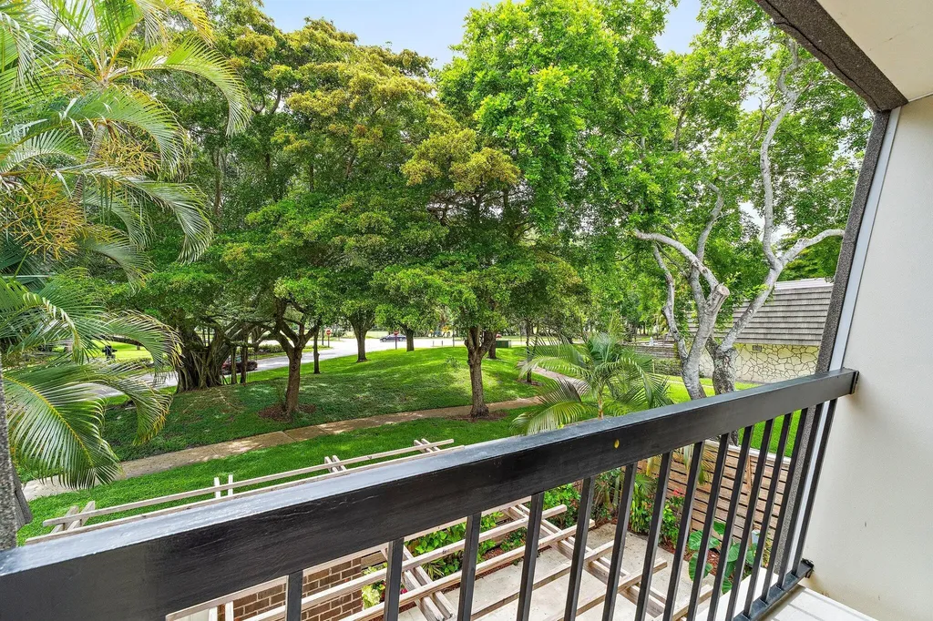 108 1st Terrace Palm Beach Gardens FL 33418