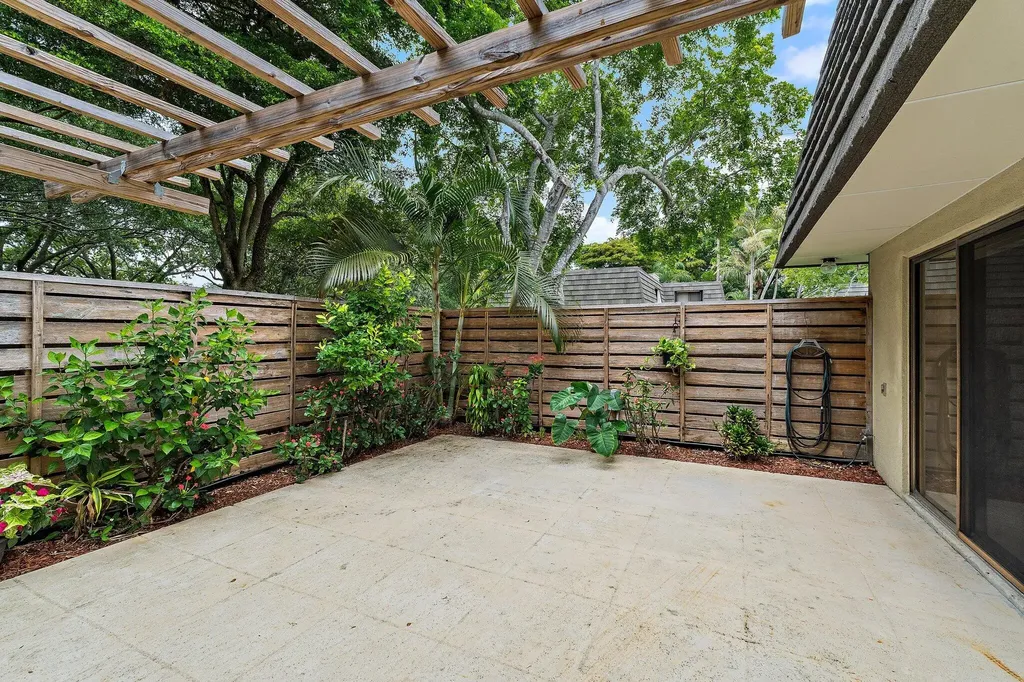 108 1st Terrace Palm Beach Gardens FL 33418