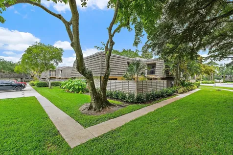 108 1st Terrace Palm Beach Gardens FL 33418