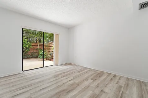 108 1st Terrace Palm Beach Gardens FL 33418