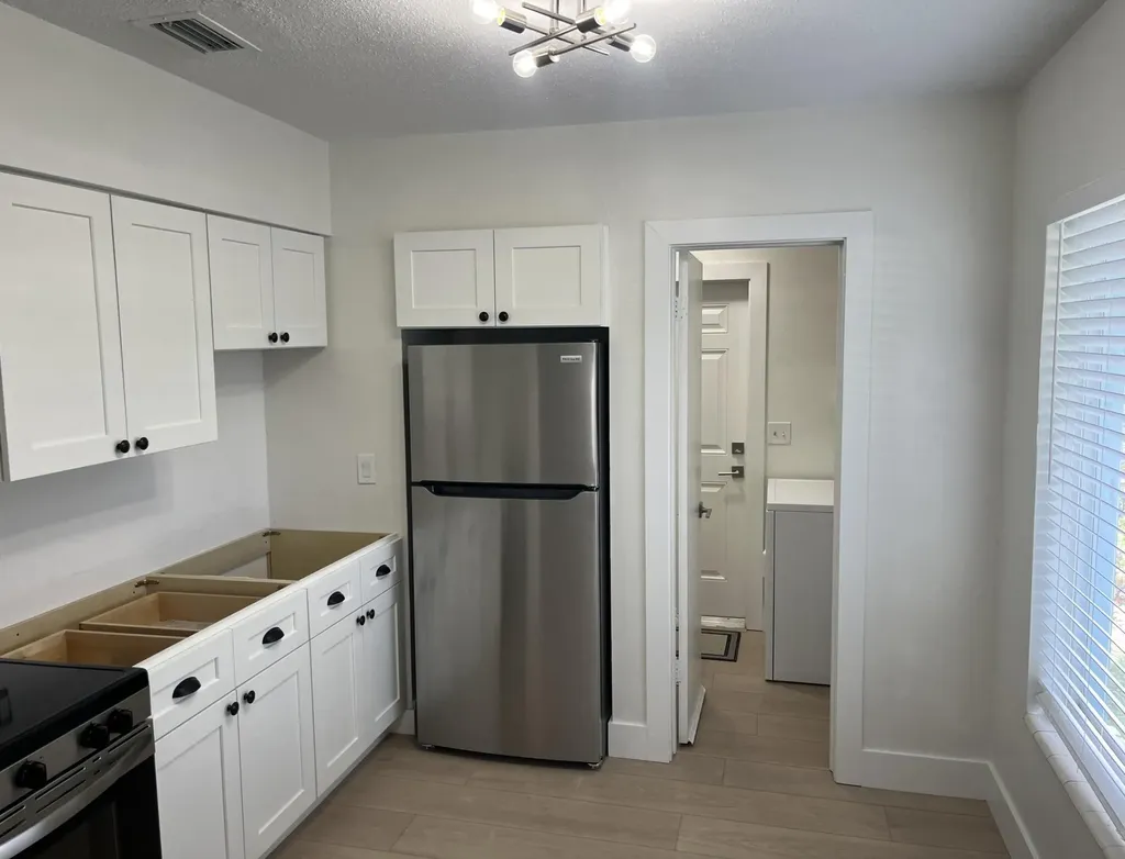 196 NE 28th Street Boca Raton FL 33431