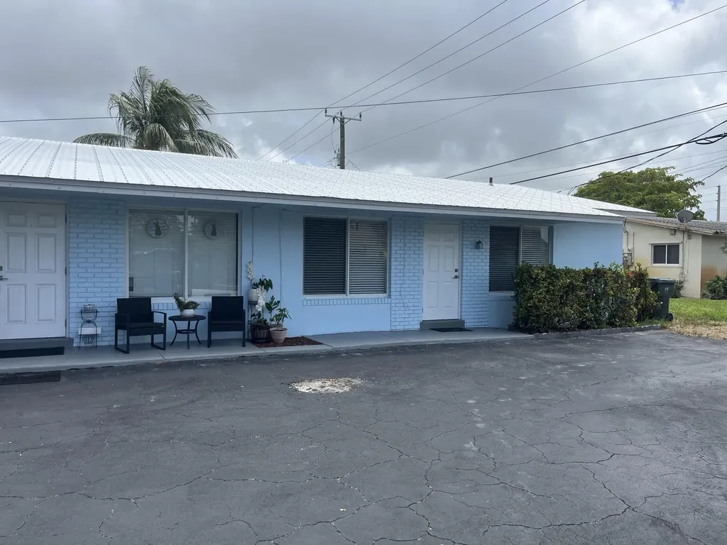 196 NE 28th Street Boca Raton FL 33431
