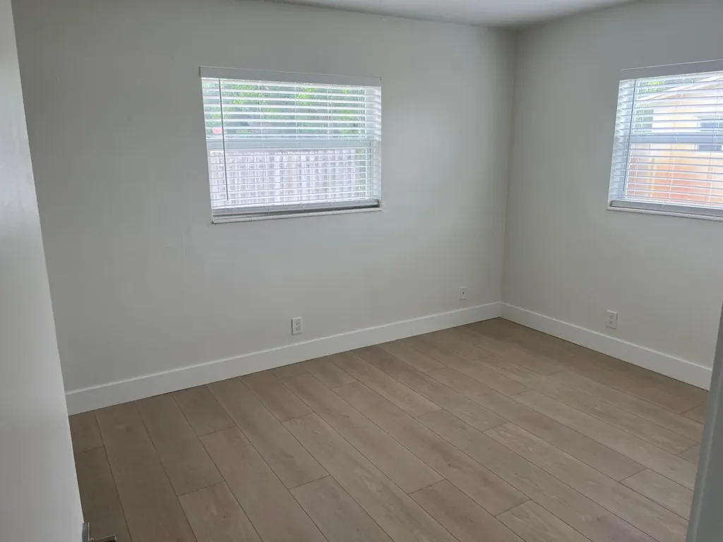 196 NE 28th Street Boca Raton FL 33431