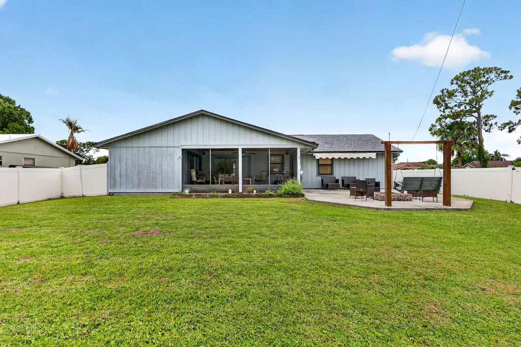 641 SE Streamlet Avenue Port St Lucie FL 34983