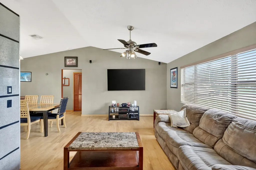 641 SE Streamlet Avenue Port St Lucie FL 34983