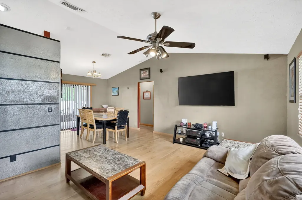 641 SE Streamlet Avenue Port St Lucie FL 34983