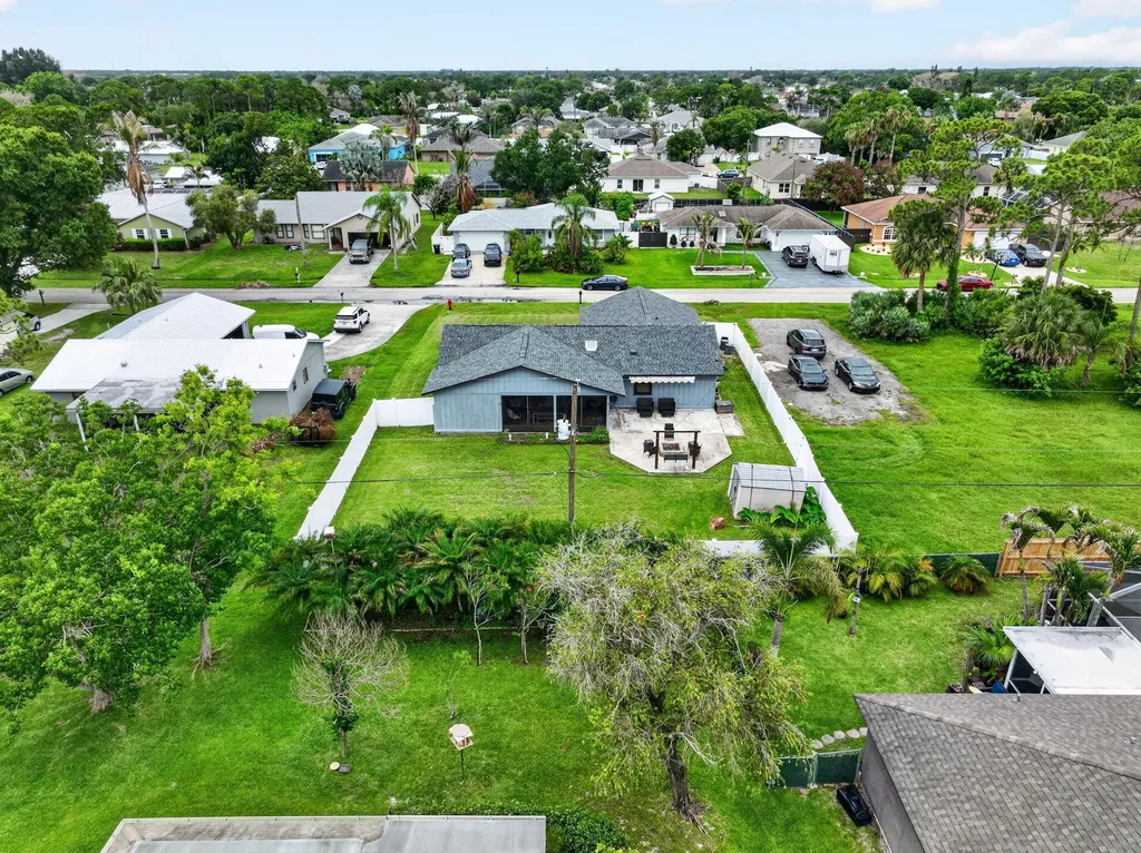 641 SE Streamlet Avenue Port St Lucie FL 34983