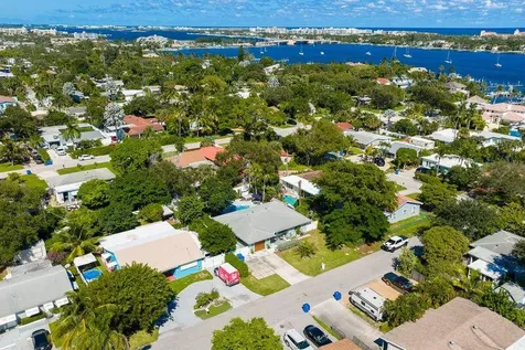 129 Milton Street Lantana FL 33462